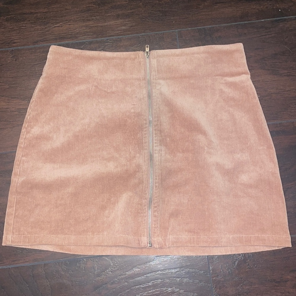 Pink front zipper skirt, size small, Sky and Sparrow